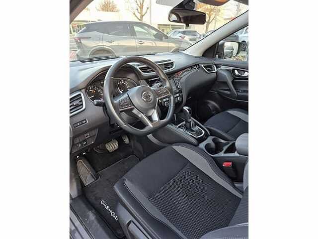 Nissan Qashqai DIG-T Urban Edition DCT