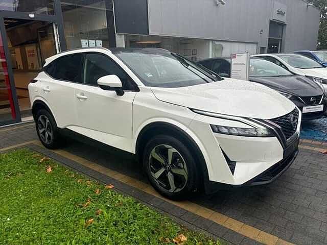 Nissan Qashqai Mild-Hybrid N-Connecta Xtronic