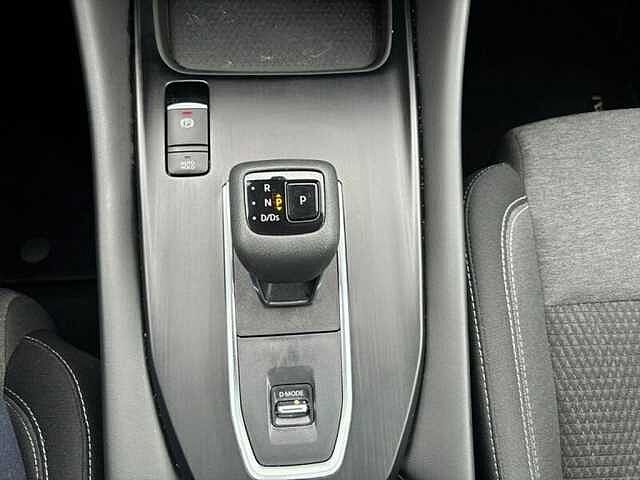 Nissan Qashqai Mild-Hybrid N-Connecta Xtronic