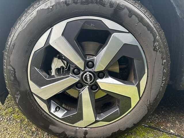 Nissan Qashqai Mild-Hybrid N-Connecta Xtronic