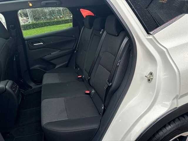 Nissan Qashqai Mild-Hybrid N-Connecta Xtronic