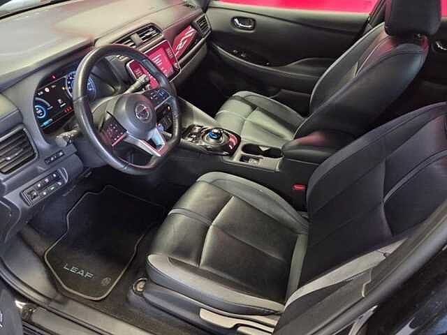 Nissan Leaf 62 kWh Tekna / Full Options / &euro;16.950 ex btw
