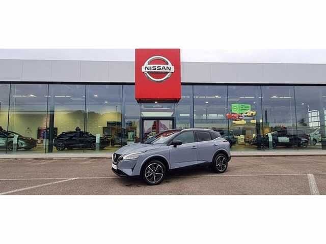 Nissan Qashqai Tekna 1.3 benz mt