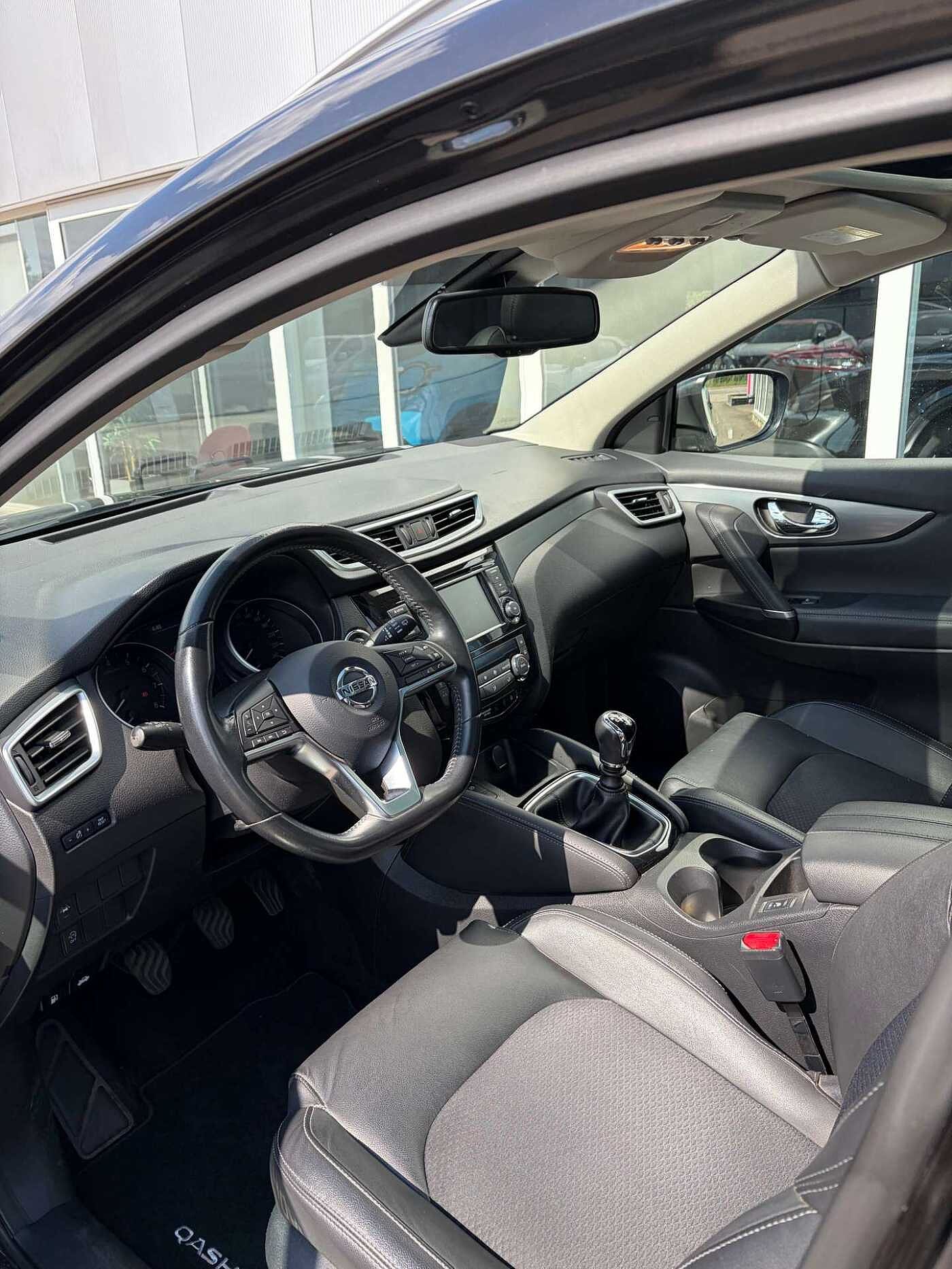 Nissan Qashqai Qashqai 1.3 DIG-T Tekna + Glass roof