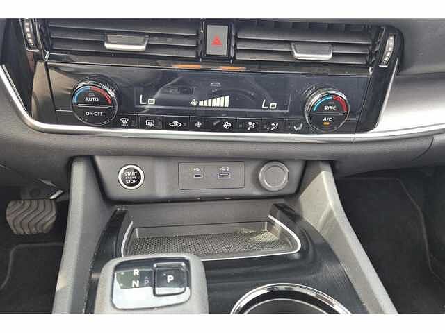 Nissan X-Trail N-Connecta HYBRID GPS / 360° CAMERA / AUTOM. AIRCO/ OPEN PANO dak 7PLAATSEN / CR