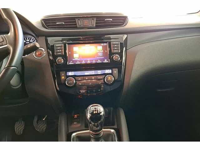 Nissan Qashqai DIG-T 140 EVAPO N-Tec Manueel/Navigatie/360 Camera/Cruise Control/Parkeersensore