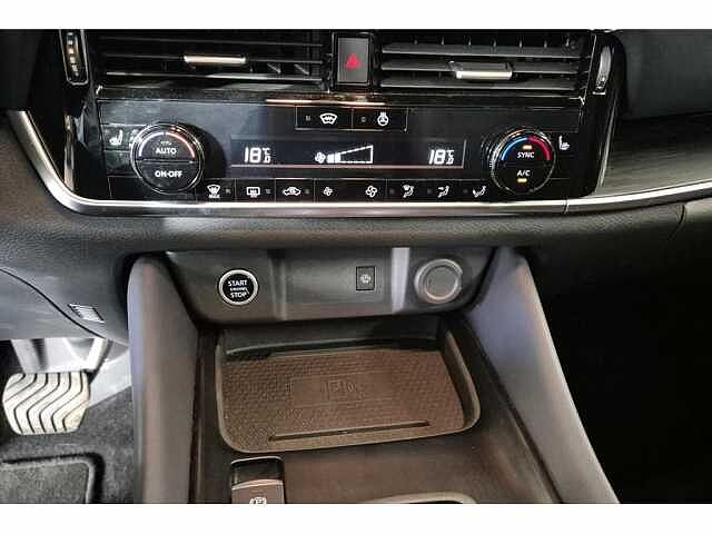 Nissan Qashqai MHEV 116KW Business Premium Xtronic Automaat/Navigatie/360 camera/Pano Dak/Elekt