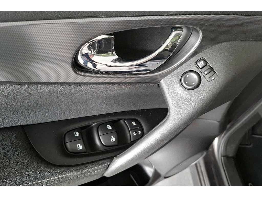 Nissan Qashqai DIG-T 140 N-Connecta | Pano | Navi | 360°