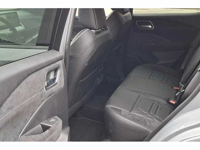 Nissan Qashqai Hybrid-Aut-GPS-Airco-Carplay