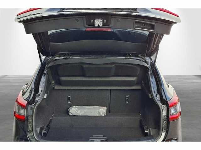 Nissan Qashqai 1.2 DIG-T N-Connecta + Design Pack