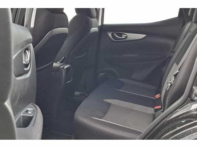 Nissan Qashqai 1.2 DIG-T N-Connecta + Design Pack