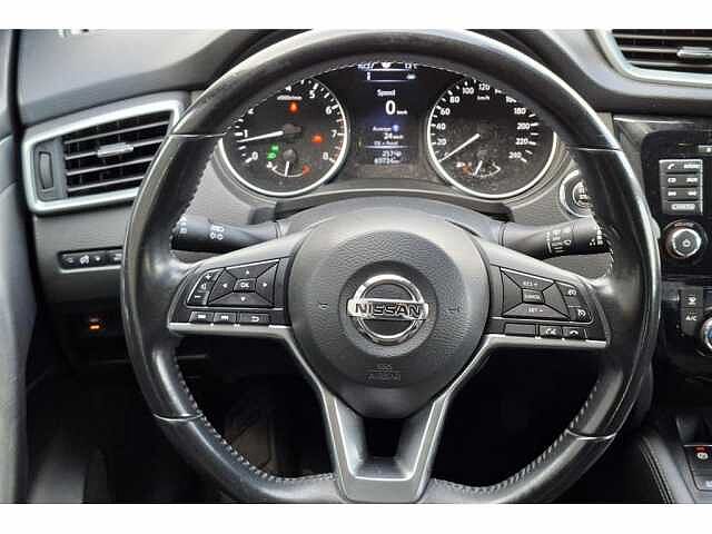 Nissan Qashqai 1.2 DIG-T N-Connecta + Design Pack