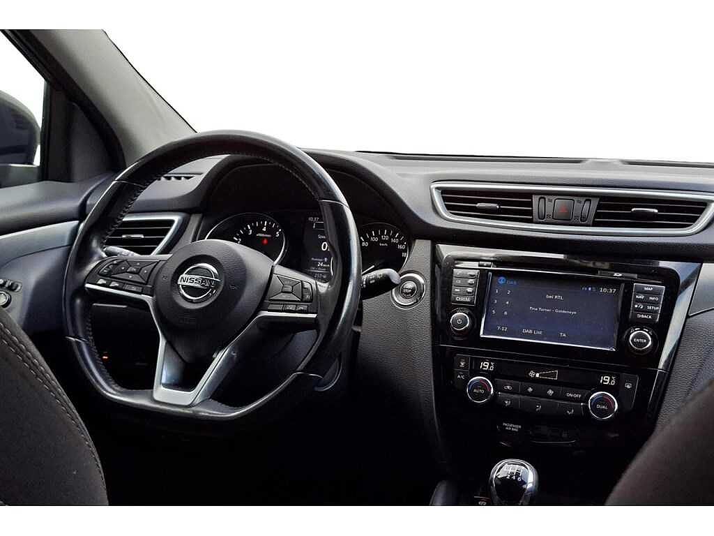 Nissan Qashqai 1.2 DIG-T N-Connecta + Design Pack