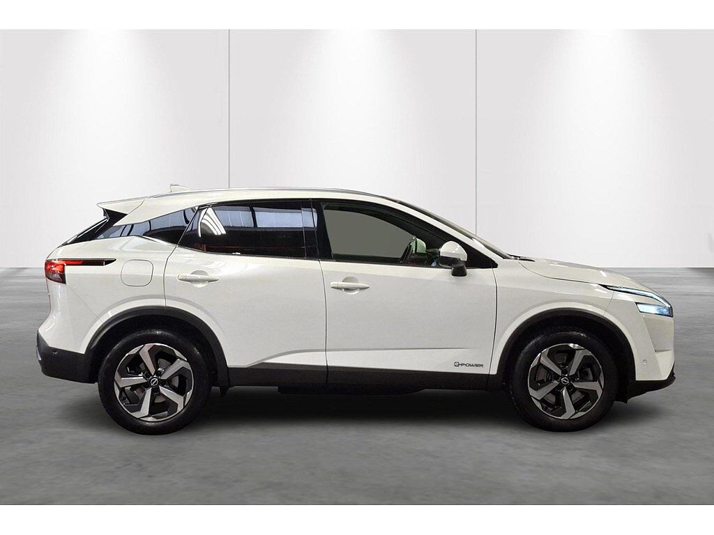Nissan Qashqai Hybride-Auto-Pano-Carplay-GPS-Airco
