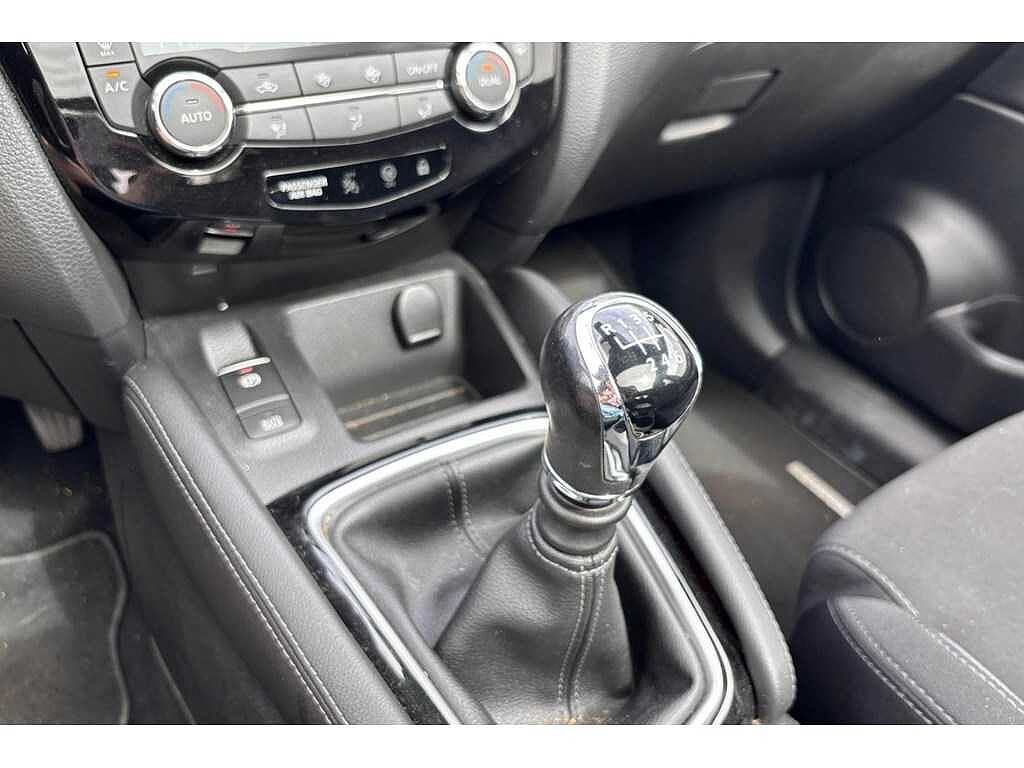 Nissan Qashqai Pano-Carplay-Airco-GPS