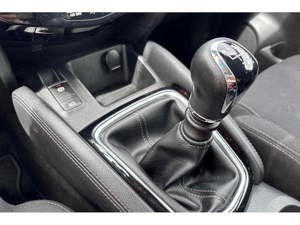 Nissan Qashqai 360Camera-GPS-Airco-Pano