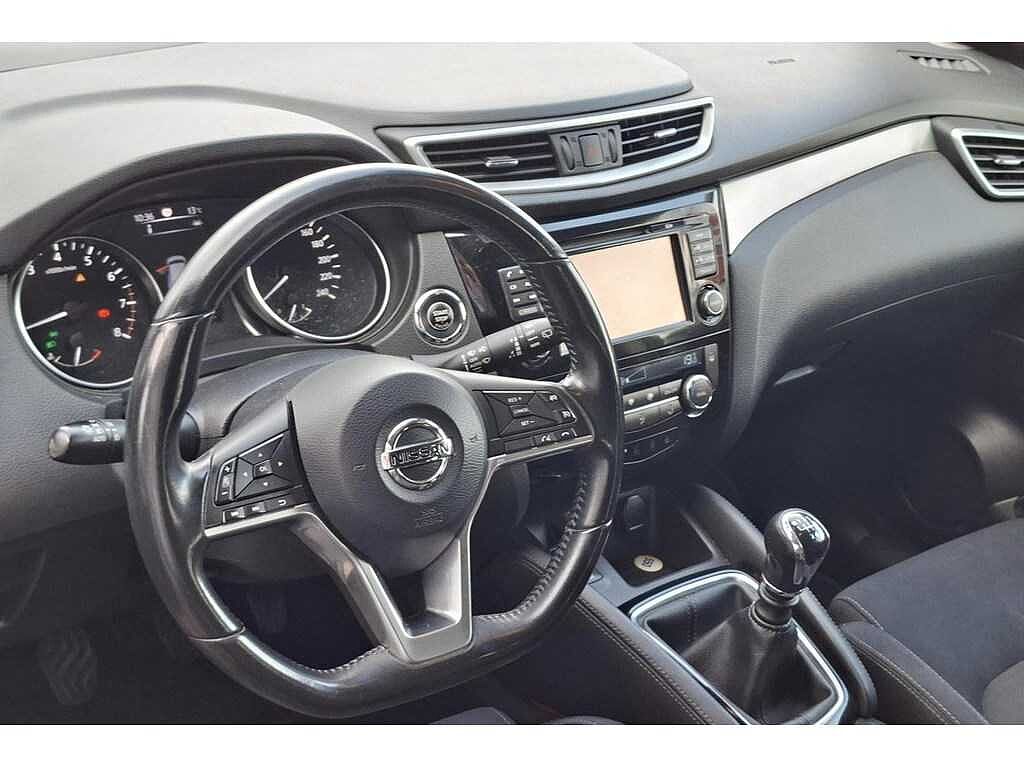 Nissan Qashqai 1.2 DIG-T N-Connecta + Design Pack