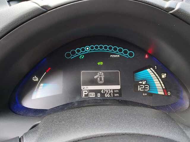 Nissan LEAF - 2014 24 kWh Tekna